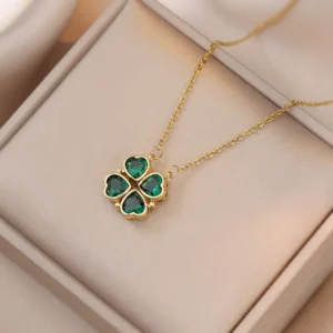 Collier trefle à 4 feuilles doré avec zircon vert transformable en 4 coeurs ELAE